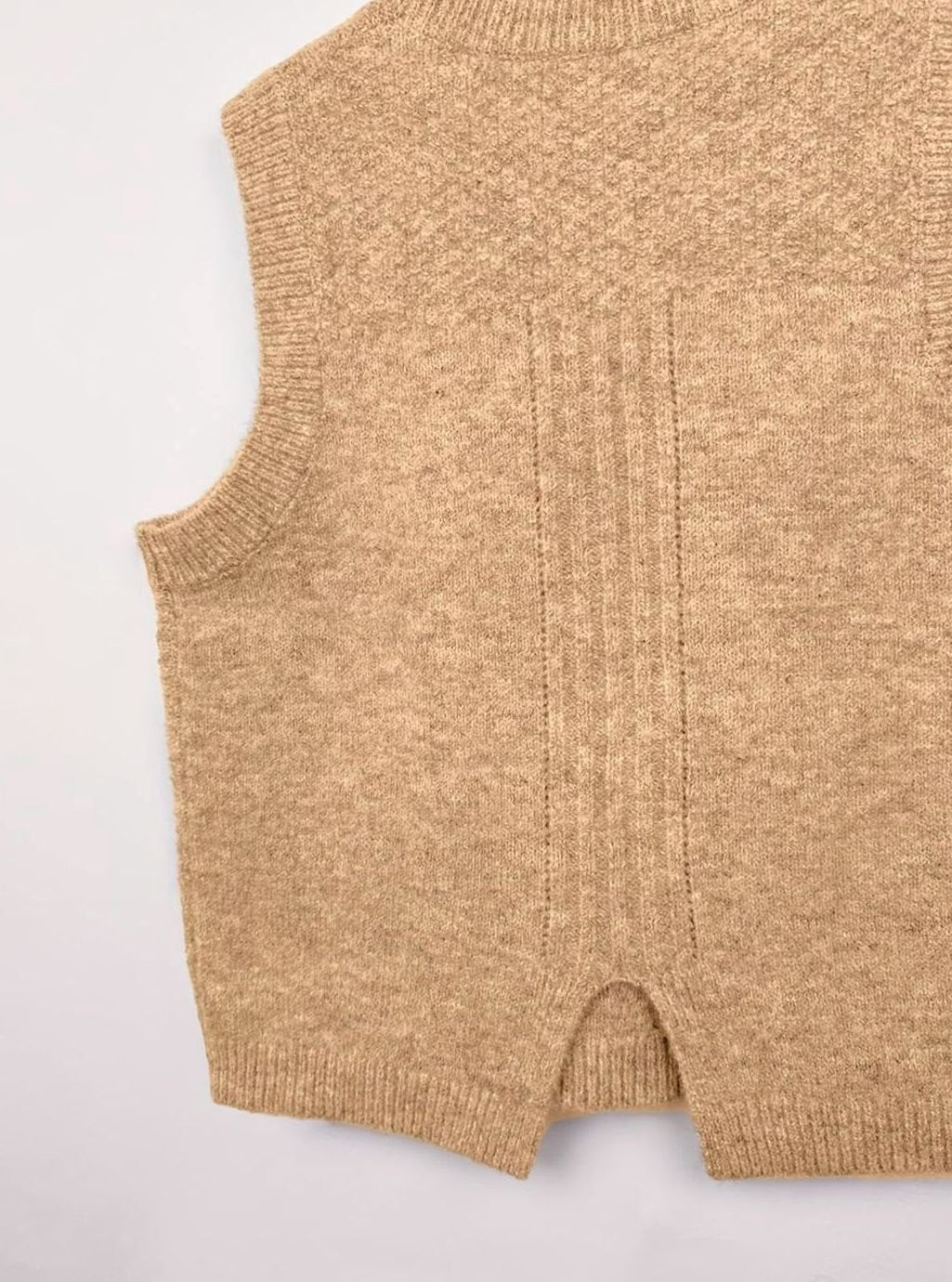 Penelope | Women's Cable-Knit Sleeveless Sweater Vest Round Neck