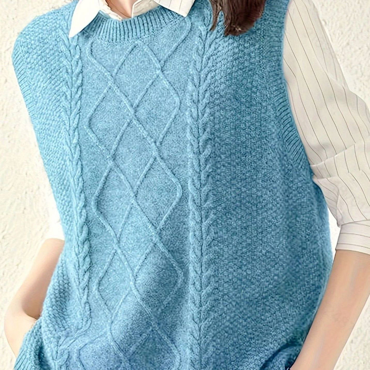 Penelope | Women's Cable-Knit Sleeveless Sweater Vest Round Neck