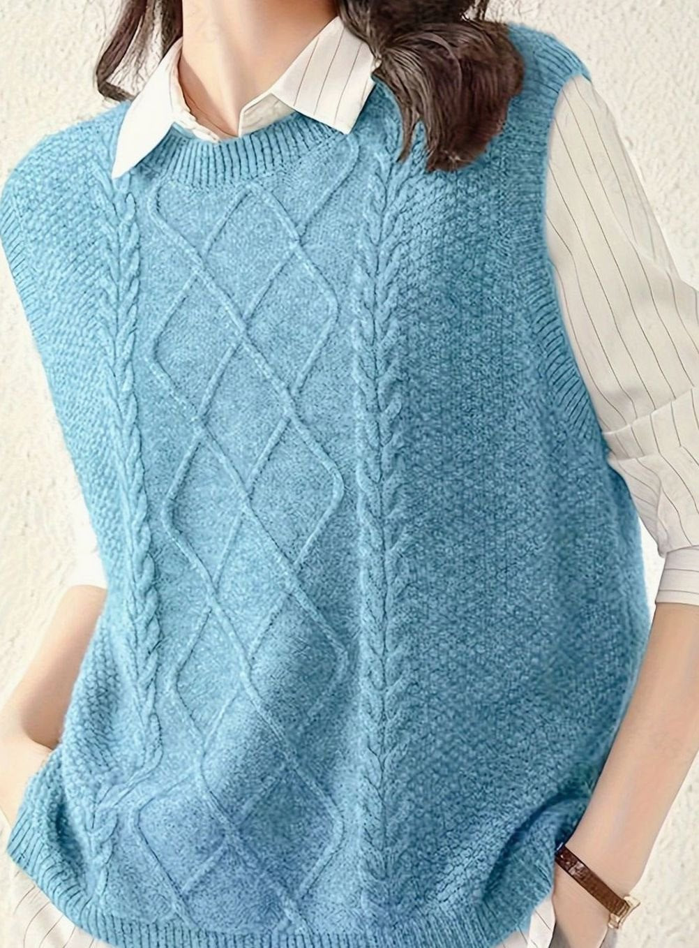 Penelope | Women's Cable-Knit Sleeveless Sweater Vest Round Neck