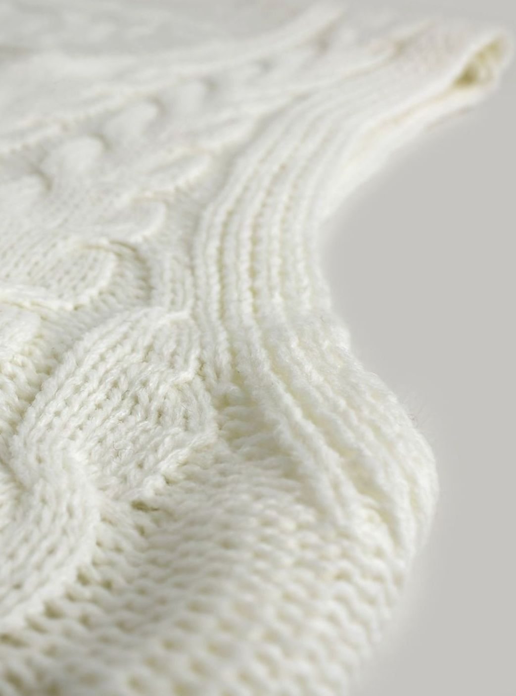Camila | Women's Cable-Knit V-Neck Sweater Vest Relaxed Fit